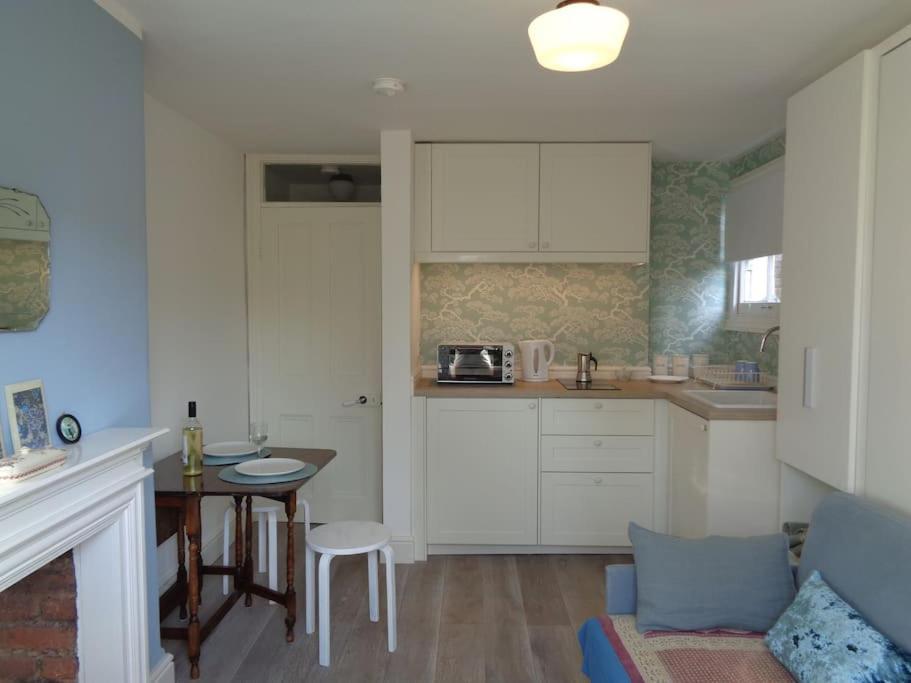 Charming English Style Studio Flat Лондон Екстер'єр фото