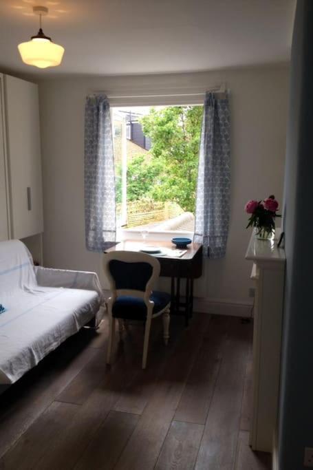 Charming English Style Studio Flat Лондон Екстер'єр фото